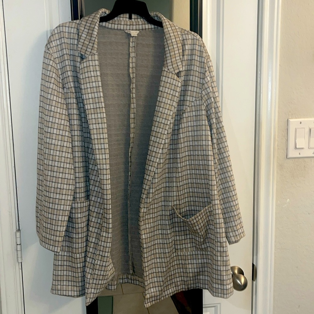 Cato Open Blazer. 3/4 Sleeves. Tan/Black/White. Size 22/24